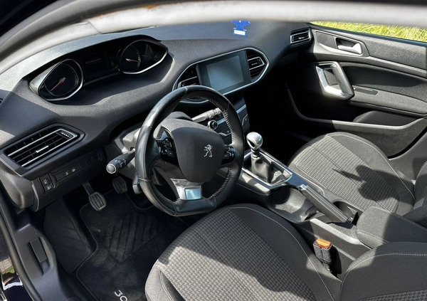 Peugeot 308 cena 42500 przebieg: 104500, rok produkcji 2019 z Koło małe 352